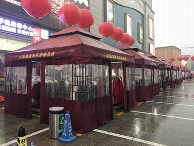 氣溫漸漸變低，戶外促銷有點冷，選什么折疊帳篷好