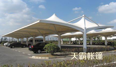 判斷長(zhǎng)沙膜結(jié)構(gòu)車棚質(zhì)量好壞，你可以從3個(gè)方面考慮